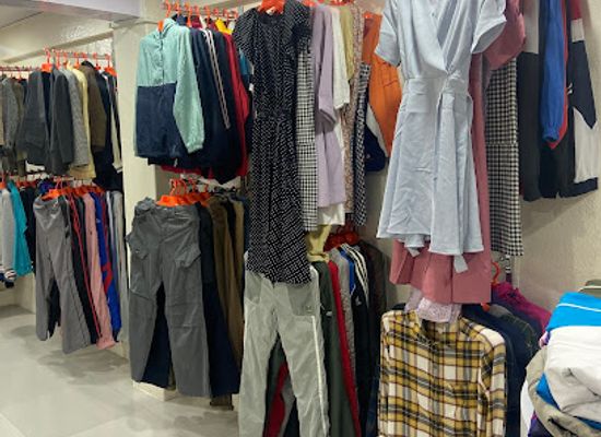 india/darjeeling/shop/darjeeling-thrift-store
