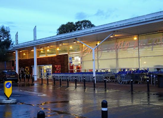 united-kingdom/norfolk-broads/shop/tesco-superstore
