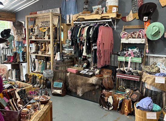 missouri/ozarks/shop/split-arrow-boutique