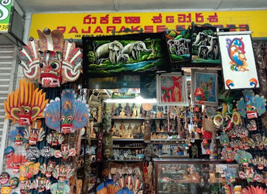 sri-lanka/kandy/shop/rajapaksha-souvenir-stores