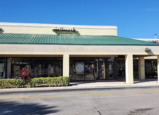 florida/treasure-coast/shop/amy-s-hallmark-shop