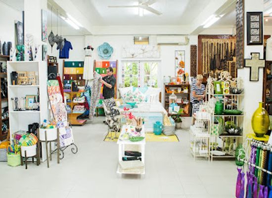 american-samoa/ta-u-island/shop/pacific-jewell-gift-shop-garden-cafe