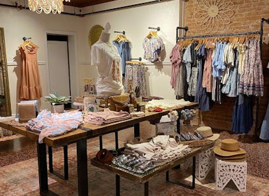 pennsylvania/happy-valley/shop/by-a-thread-boutique