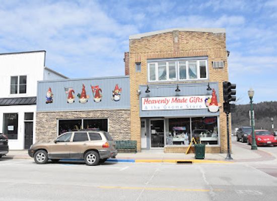 iowa/pikes-peak-state-park/shop/heavenly-made-gifts-the-gnome-store