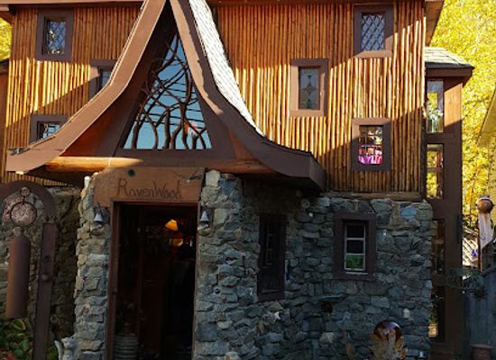 new-hampshire/white-mountains-national-forest/shop/ravenwood-curio-shoppe