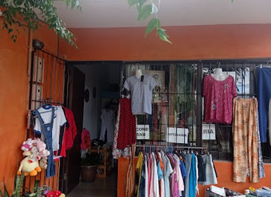 uruguay/sierra-de-los-caracoles/shop/ropa-de-segunda-mano-en-san-carlos