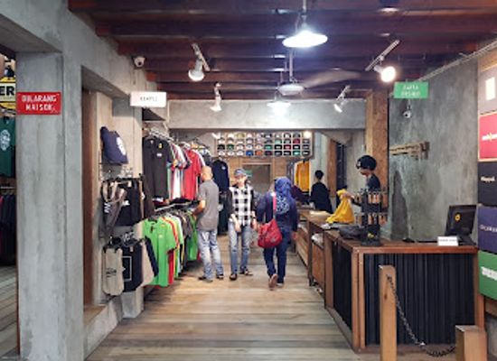 indonesia/sumatra/shop/sarang-kapuyuak-panorama-bukittinggi