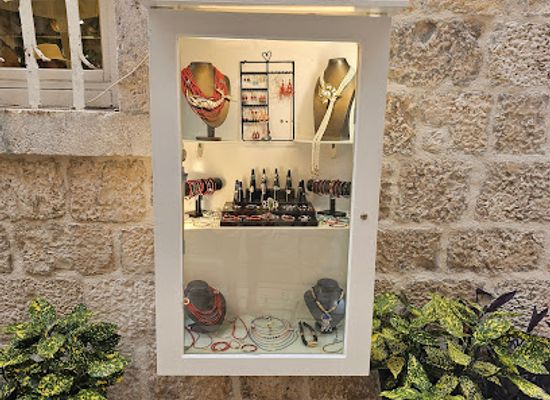croatia/hvar-island/shop/coral-shop-hvar