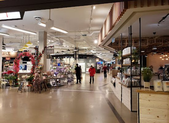 canada/central-canada/shop/square-one-shopping-centre