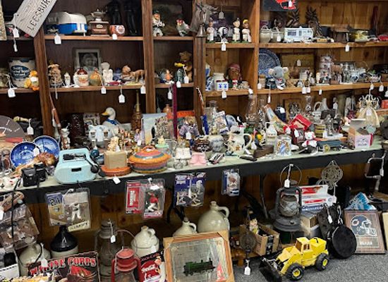 new-hampshire/lakes-region/shop/rockin-thru-the-ages-antiques-collectibles