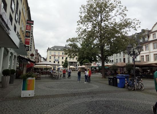 germany/koblenz/deutsches-eck/shop/world-luxury-fashion-store