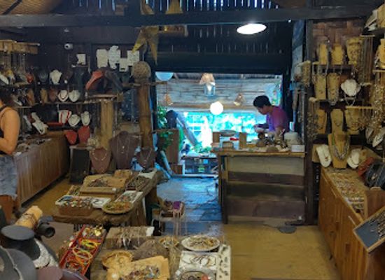 laos/central-laos/shop/garden-of-eden-luang-pra-bang