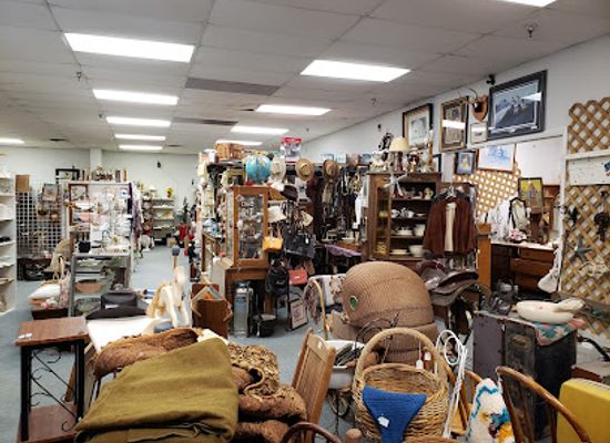 kansas/cross-timbers/shop/southwind-antique-mall-llc