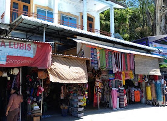 indonesia/lake-toba/shop/pasar-tomok