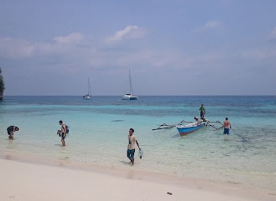 indonesia/togean-islands/shop/karina-beach