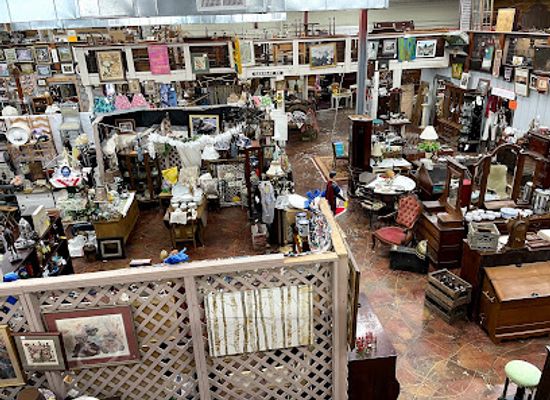 alabama/huntsville/shop/firehouse-antiques-collectibles