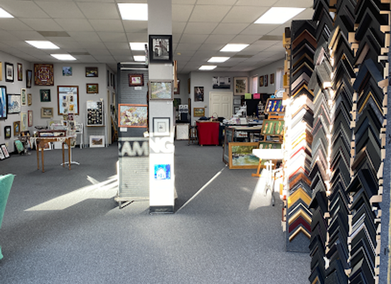 missouri/ha-ha-tonka-state-park/shop/bill-s-art-center-and-gallery
