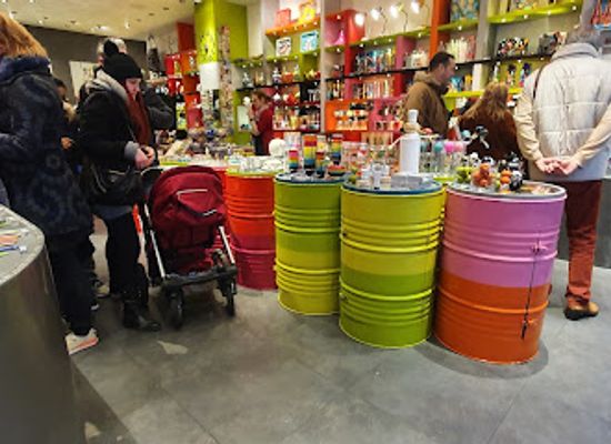 germany/cologne/shop/pylones
