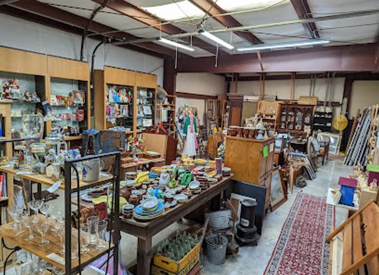 south-carolina/summerville/shop/antiques-artisans-village