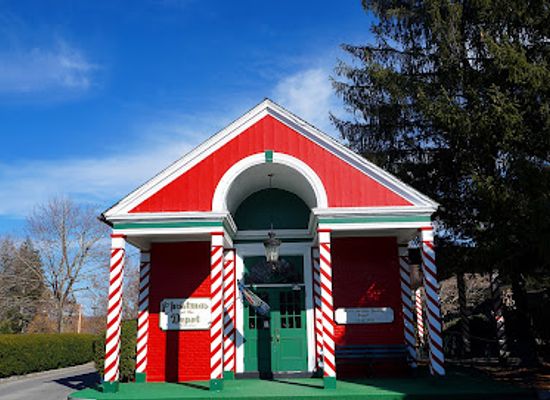 west-virginia/greenbrier-river-trail/shop/greenbrier-christmas-shop-at-the-depot