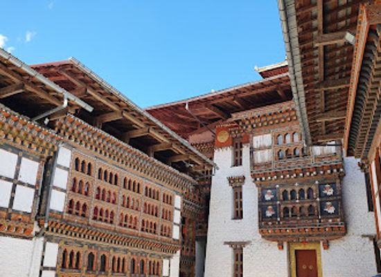 bhutan/lhuentse/shop/lhuentse-dzong