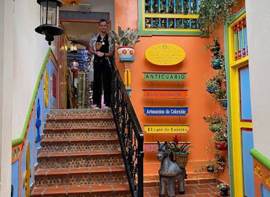 colombia/guatape/shop/pasaje-del-recuerdo