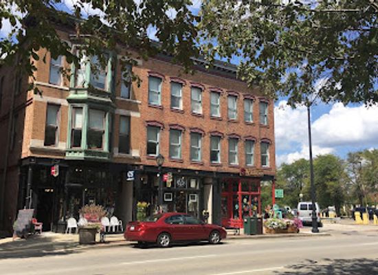 illinois/corn-belt/shop/abe-s-old-hat-antiques