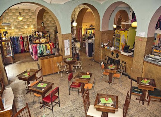 portugal/beira-baixa/shop/a-outra-face-da-lua-baixa
