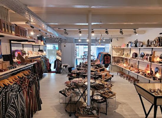 netherlands/texel-island/shop/lotus-spirituele-cadeau-s-edelstenen-en-alternatieve-kleding