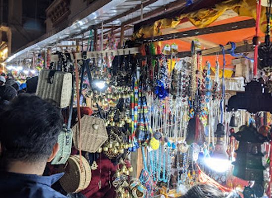 india/leh/shop/souvenir-market