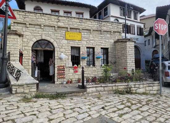 albania/berat/shop/qendistari-berati