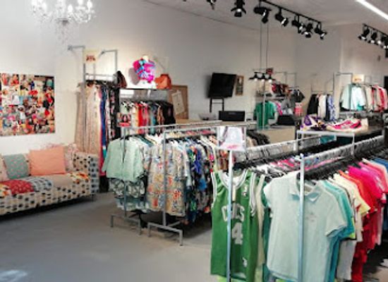 france/marseille/le-cours-julien/shop/humana-vintage