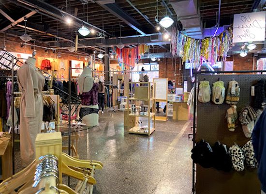 new-jersey/watchung-mountains/shop/urban-outfitters