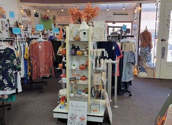 minnesota/prairie-pothole-region/shop/bee-balm-boutique