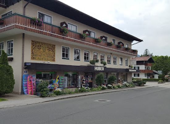 austria/fuschlsee/shop/kaufhaus-trachtenstube-huber