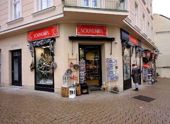 croatia/zagreb/kaptol/shop/souvenirnica
