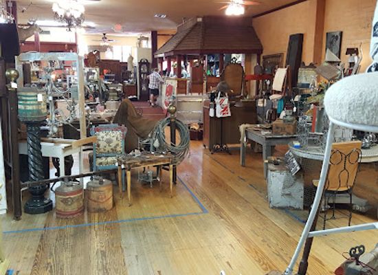 texas/hill-country/shop/antique-mall-of-fredericksburg