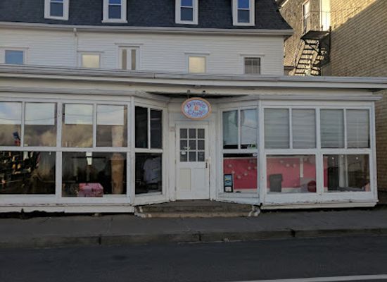 rhode-island/block-island/shop/bonnie-clyde-block-island