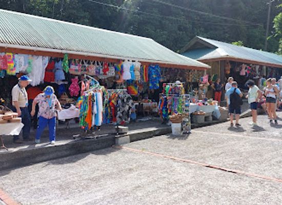 dominica/saint-luke/shop/the-banana-leaf-restaurant