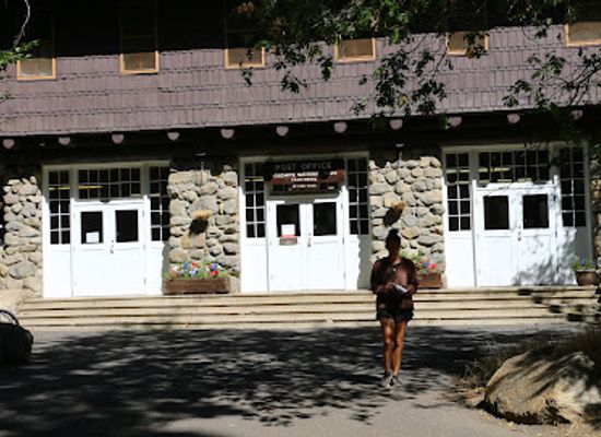 california/yosemite-village/shop/lower-yosemite-fall-vista-point
