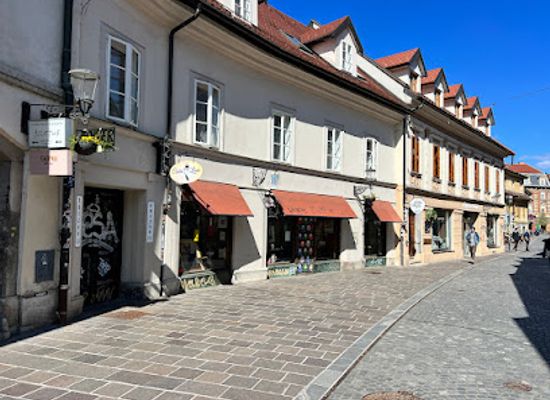 slovenia/ljubljana/shop/carniola-antiqua-trgovina-in-posredovanje-d-o-o-ljubljana-trubarjeva-9