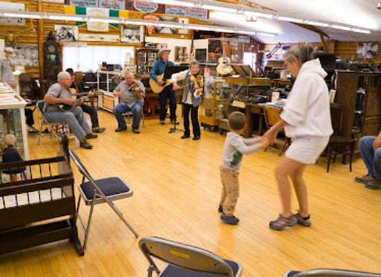 wyoming/big-horn-county/shop/homesteader-museum
