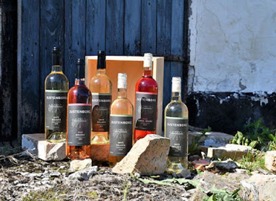 denmark/mollehoj/attraction/justenborg-vin-juletraer