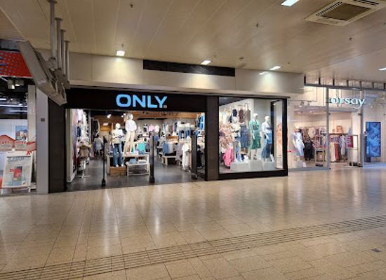 austria/vienna/rudolfsheim-funfhaus/shop/only