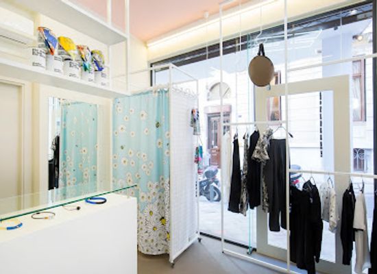 greece/athens/syntagma/shop/september