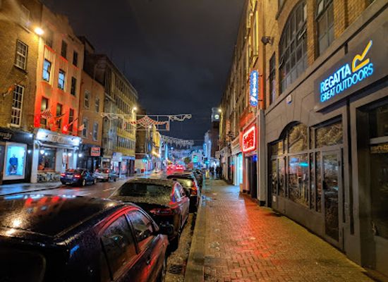 ireland/county-limerick/shop/arthur-s-quay-shopping-centre