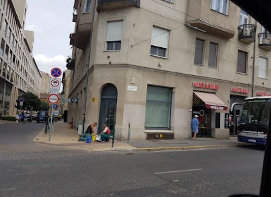 hungary/kunsag/shop/tasting-table-budapest-shop