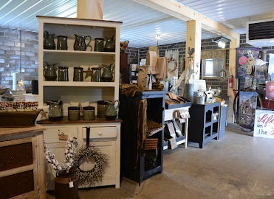 indiana/bloomington/shop/simply-primitive