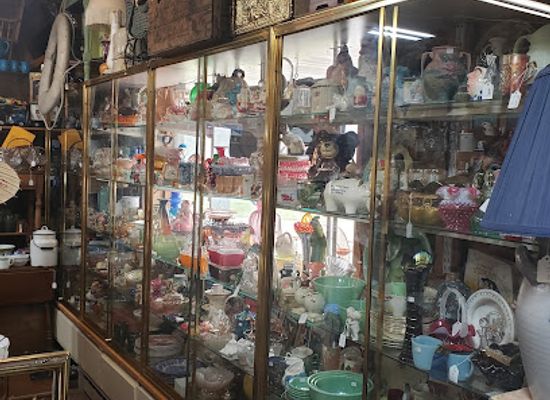 wisconsin/eau-claire/shop/jean-s-antiques-collectibles