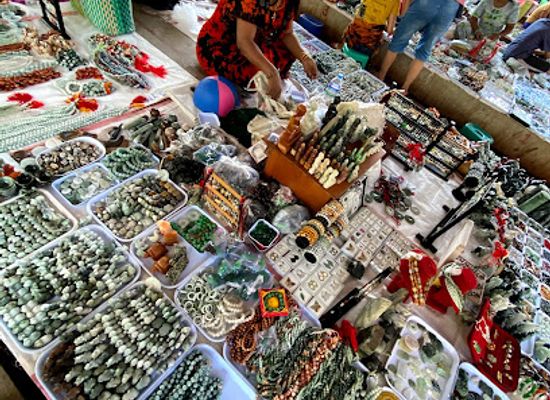 myanmar-burma/mandalay/shop/mandalay-jade-and-gemstones-market